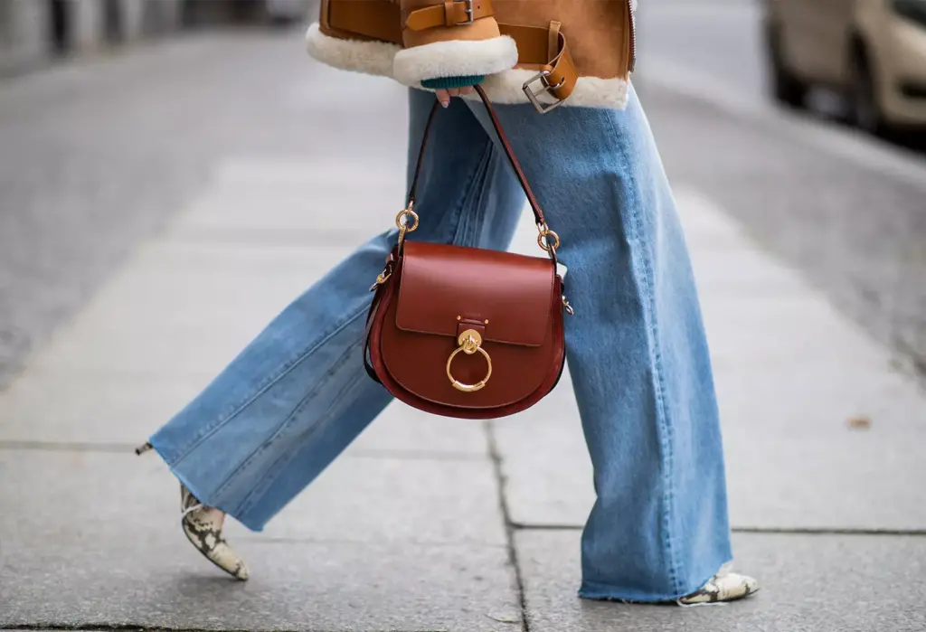 What Flat Shoes To Wear With Flare Jeans